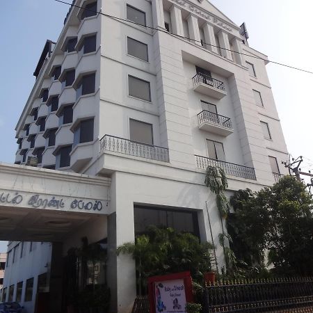 Hotel Grand Palace Ченай Екстериор снимка