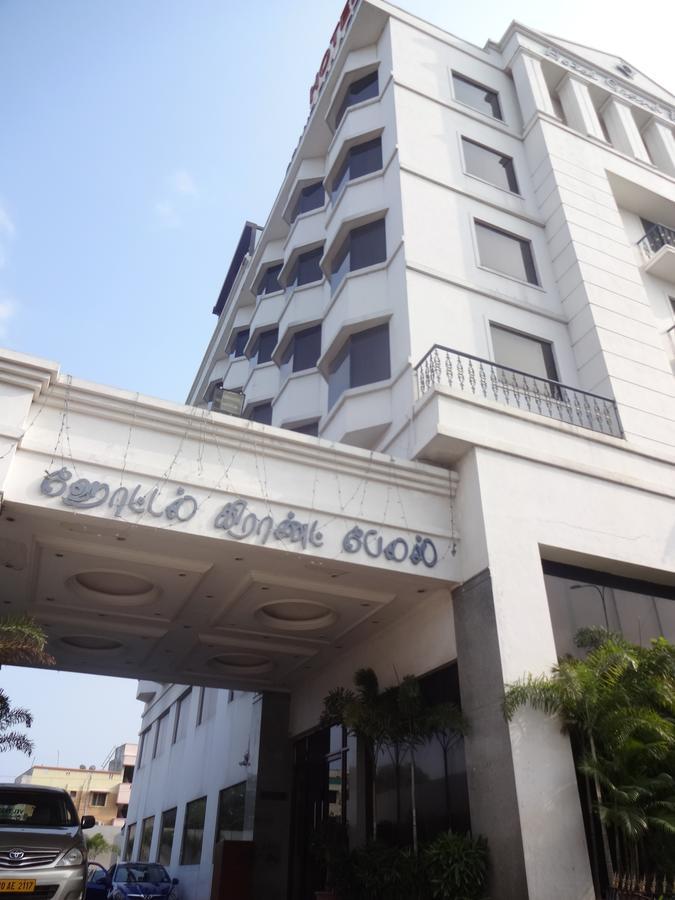 Hotel Grand Palace Ченай Екстериор снимка