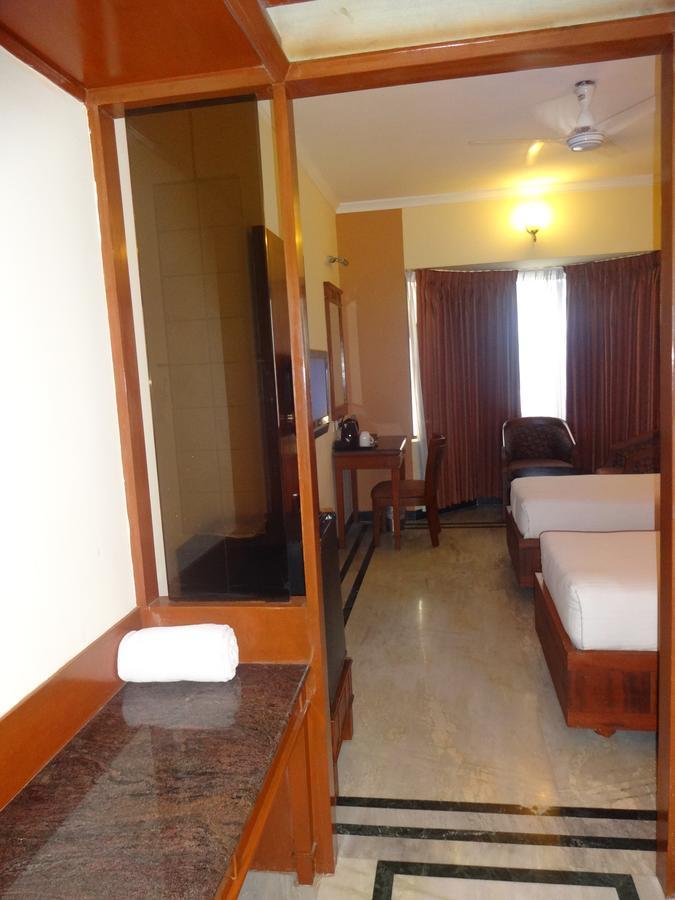 Hotel Grand Palace Ченай Екстериор снимка