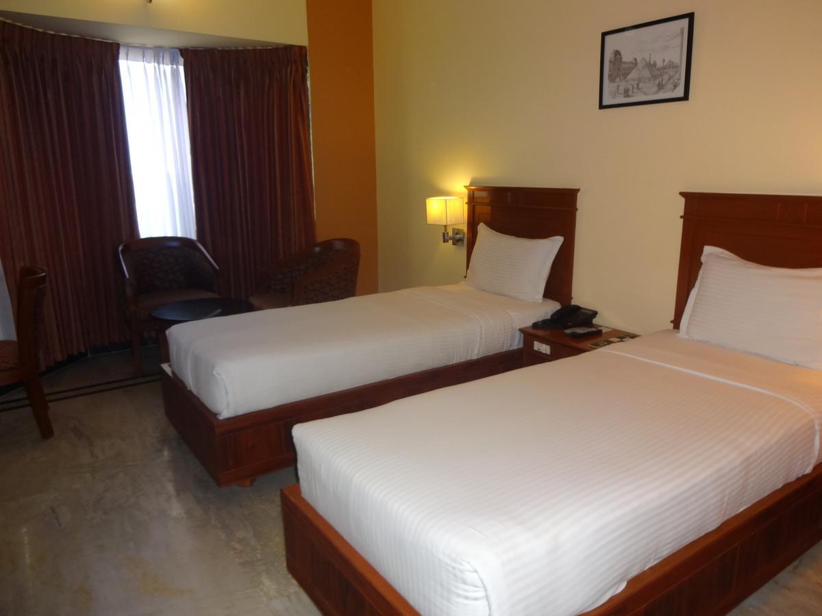 Hotel Grand Palace Ченай Екстериор снимка